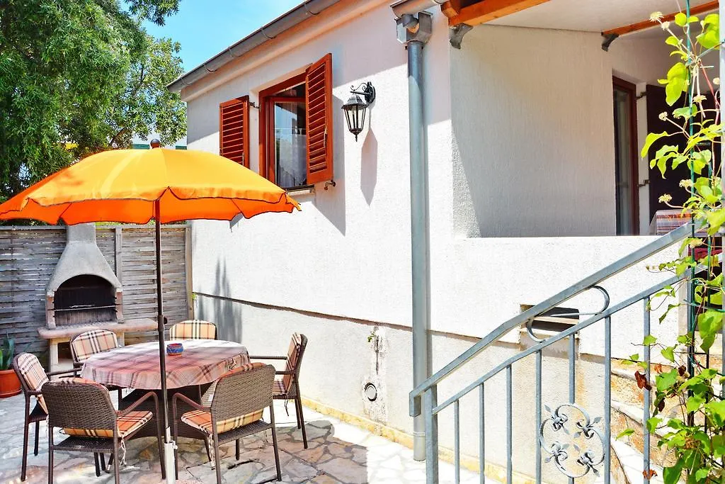 Apartman Kister Petrčane 0*,  Croacia